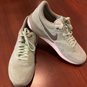 Nike Men's Air Odyssey LTR Enamel Green/River Rock Size 12 Brand New